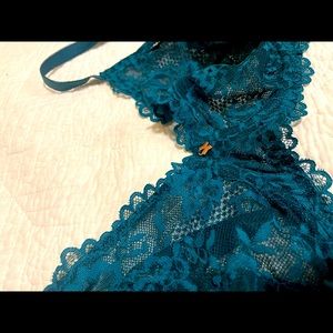 NWT Fenty Teal Matching Set (36 D and Sz large)